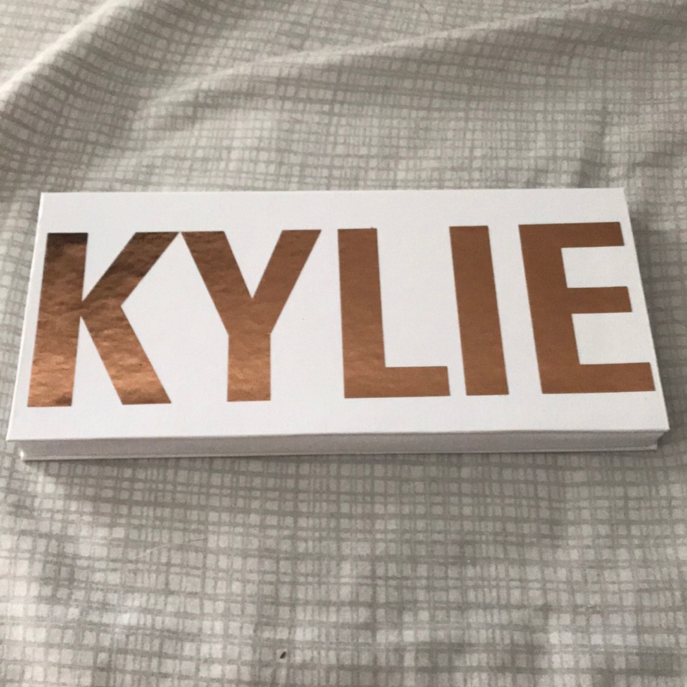 Kylie Cosmetics Peach Palette